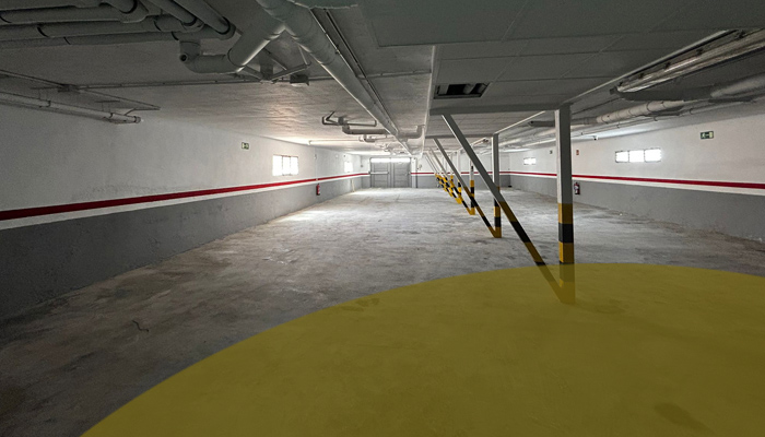 Parking vigilado 24 h.